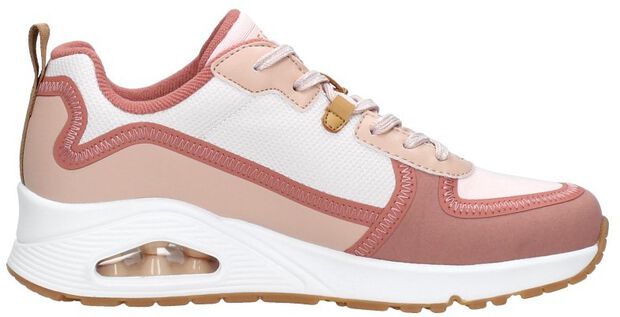 Uno - Layover - large