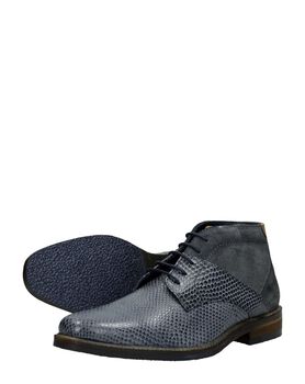 Herenschoenen gekleed