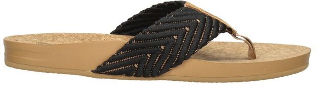 Cushion Court - large