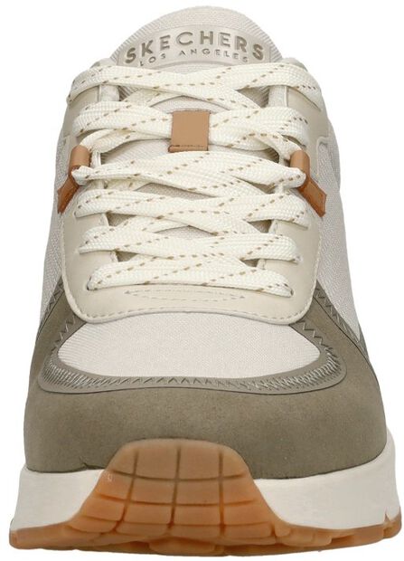 Uno - Layover - large