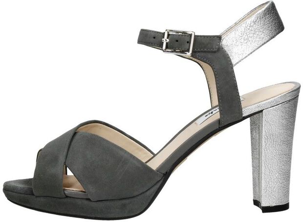 Kendra Petal - large