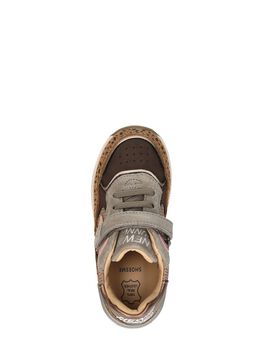 Sneakers Laag