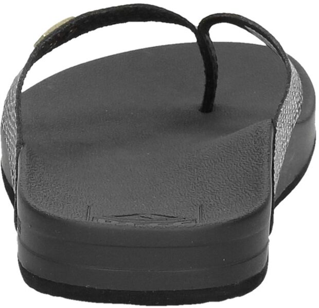 Cushion Court - large