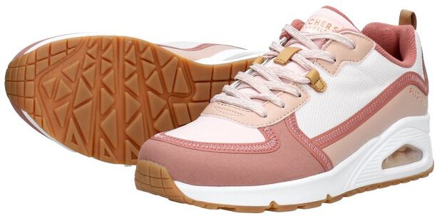 Uno - Layover - large