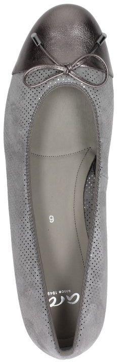 Ballerina's taupe
