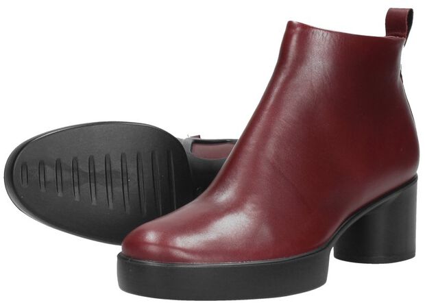 Sculptured Motion 35 - large