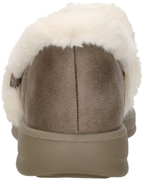 Slip-Ins: Cozy Escape - large