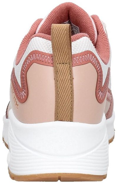 Uno - Layover - large