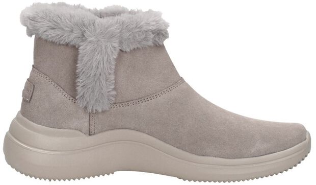 On-The-Go Midtown So Plush - large