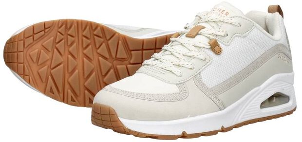 Uno - Layover - large