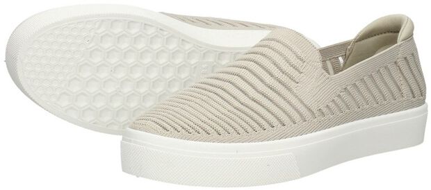 Poppy - Garden Walk - large