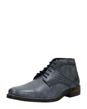 Herenschoenen gekleed