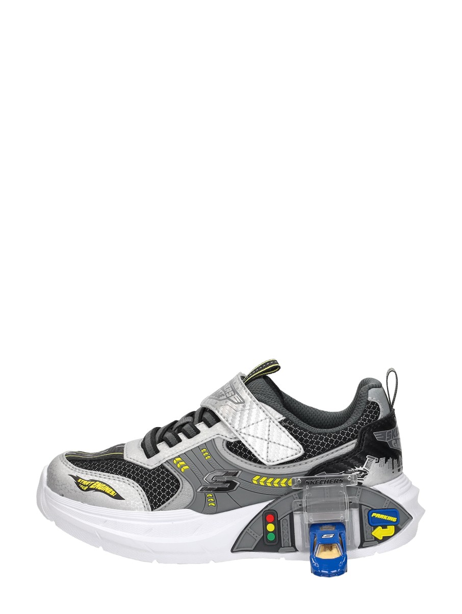 Skechers  Garage